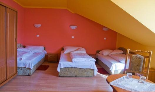 Hotel Czardasz Września Quarto foto