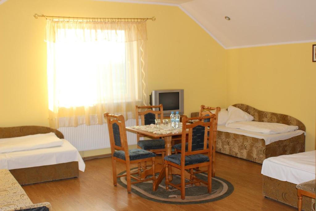 Hotel Czardasz Września Quarto foto
